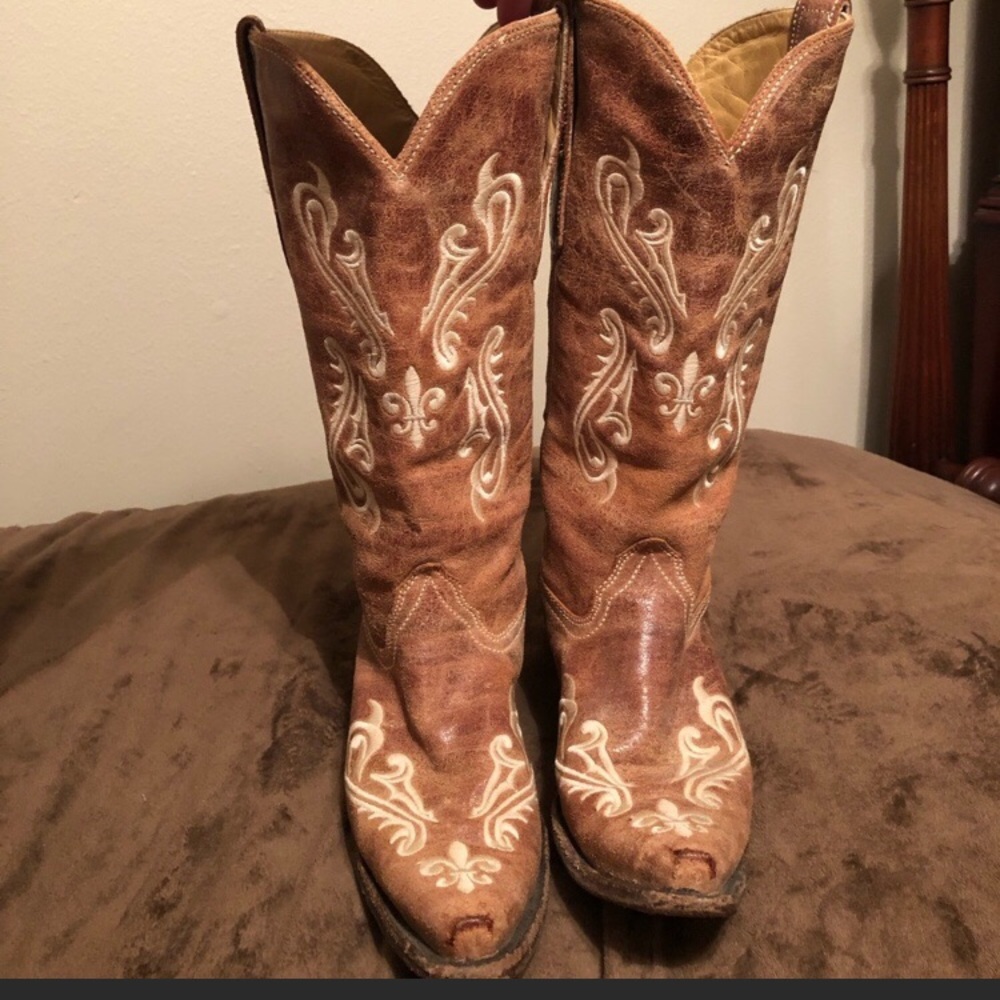 Corral boots